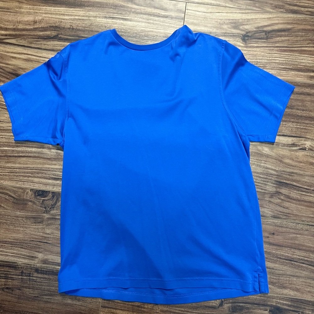 - - Jos a bank reserve Medium T-shirt